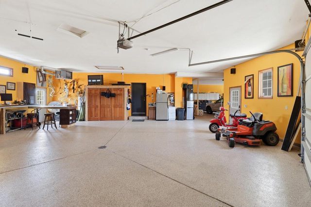 5924 Stefanie WAY, Caledonia, WI 53108
