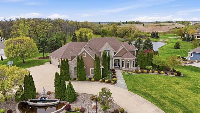 5924 Stefanie WAY, Caledonia, WI 53108