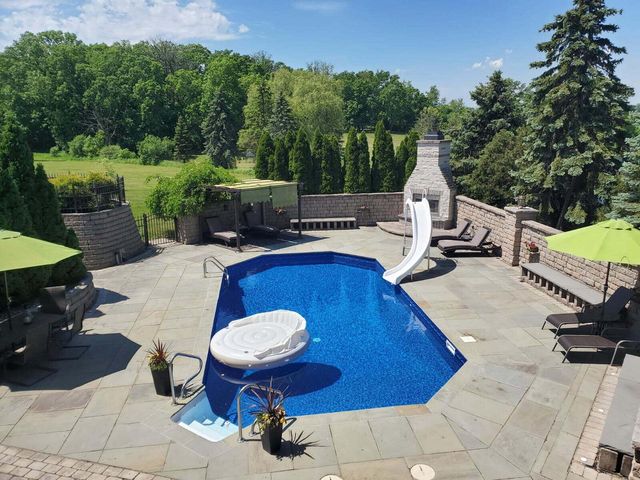 5924 Stefanie WAY, Caledonia, WI 53108