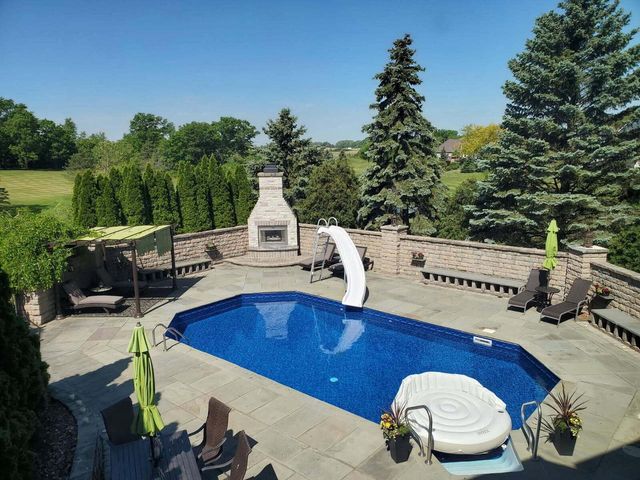 5924 Stefanie WAY, Caledonia, WI 53108