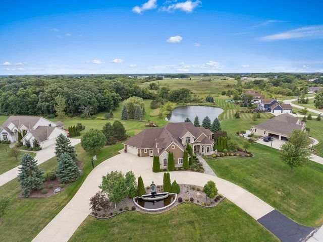 5924 Stefanie WAY, Caledonia, WI 53108