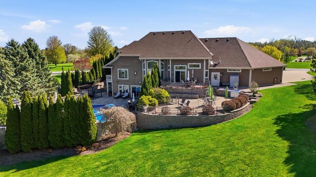 5924 Stefanie WAY, Caledonia, WI 53108