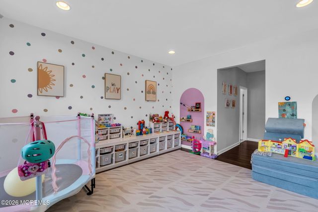 23 Parkside Drive, Jackson, NJ 08527