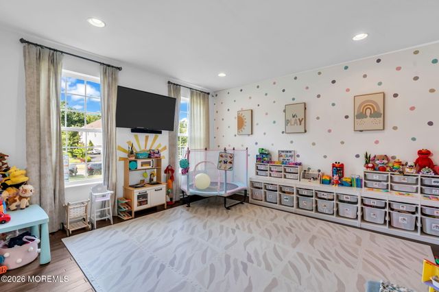 23 Parkside Drive, Jackson, NJ 08527