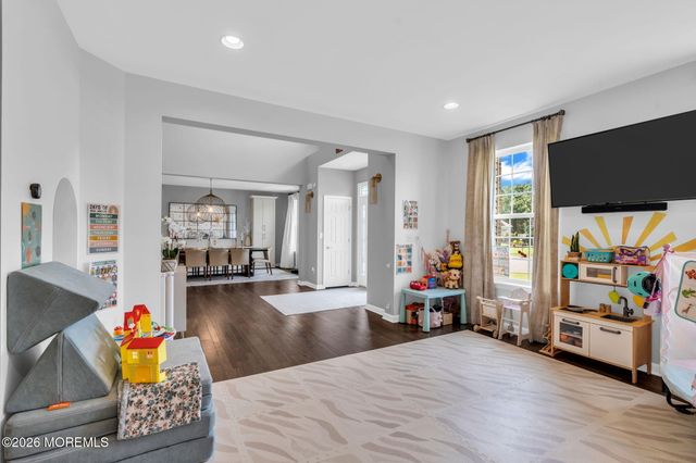 23 Parkside Drive, Jackson, NJ 08527