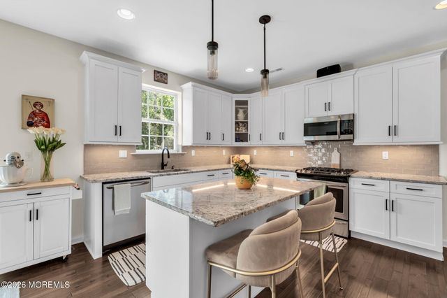 23 Parkside Drive, Jackson, NJ 08527