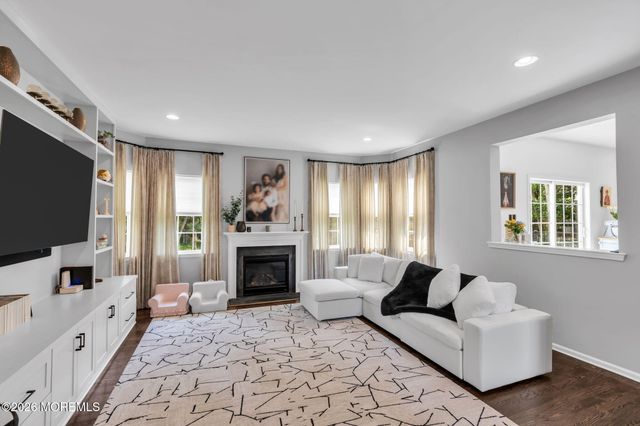 23 Parkside Drive, Jackson, NJ 08527