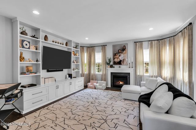 23 Parkside Drive, Jackson, NJ 08527