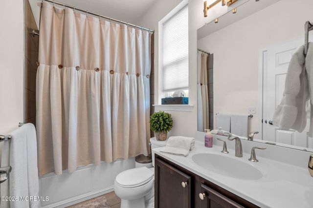 23 Parkside Drive, Jackson, NJ 08527