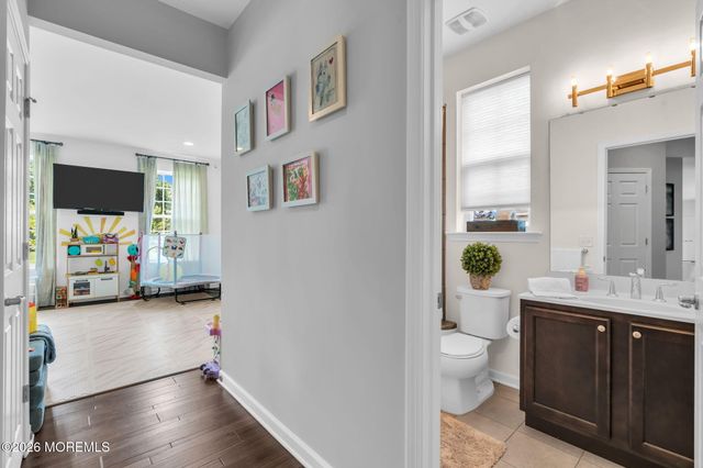 23 Parkside Drive, Jackson, NJ 08527