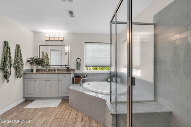 23 Parkside Drive, Jackson, NJ 08527