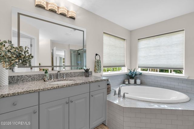 23 Parkside Drive, Jackson, NJ 08527