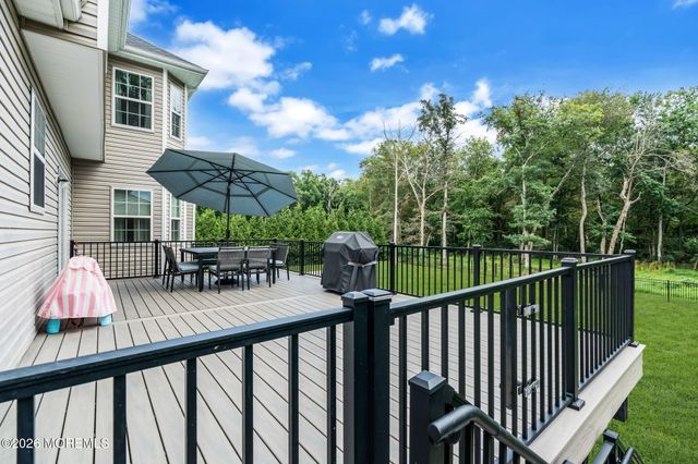 23 Parkside Drive, Jackson, NJ 08527