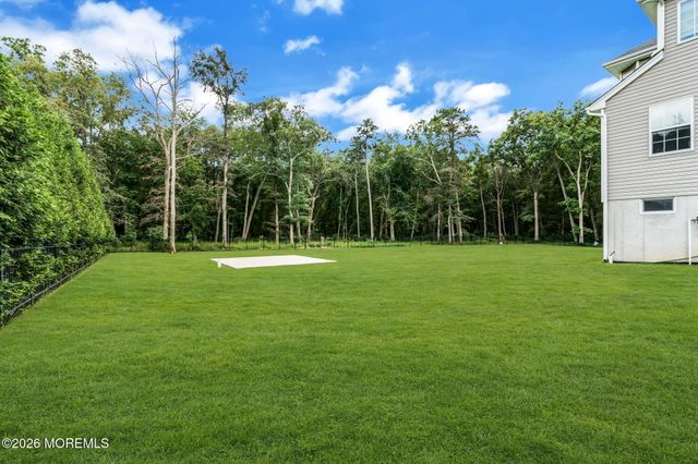 23 Parkside Drive, Jackson, NJ 08527