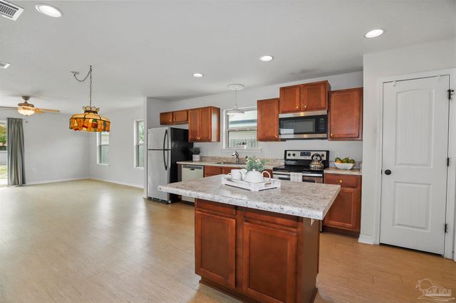 5953 Fairlands Rd, Milton, FL 32583