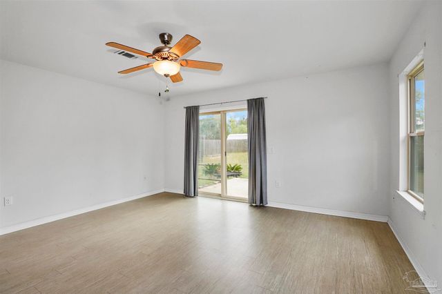 5953 Fairlands Rd, Milton, FL 32583