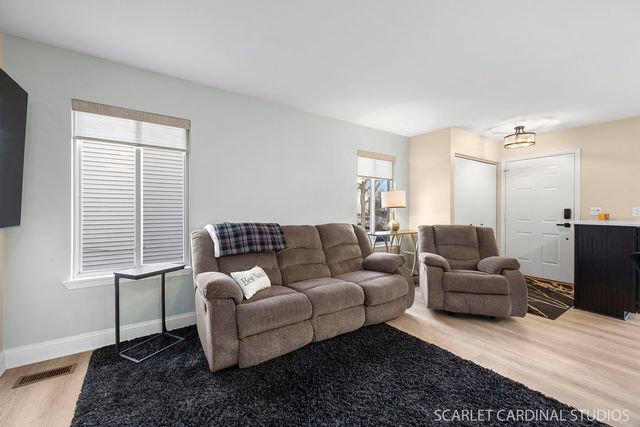 2828 Bluewater Circle, Naperville, IL 60564