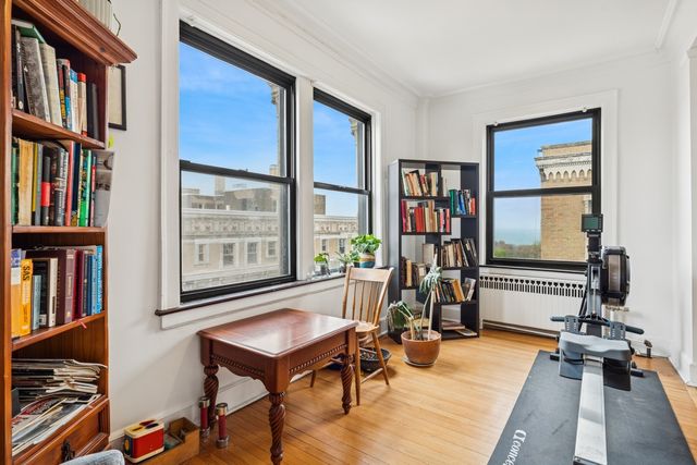 1755 E 55th Street 1201, Chicago, IL 60615