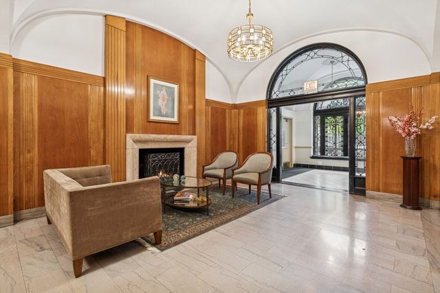 1755 E 55th Street 1201, Chicago, IL 60615