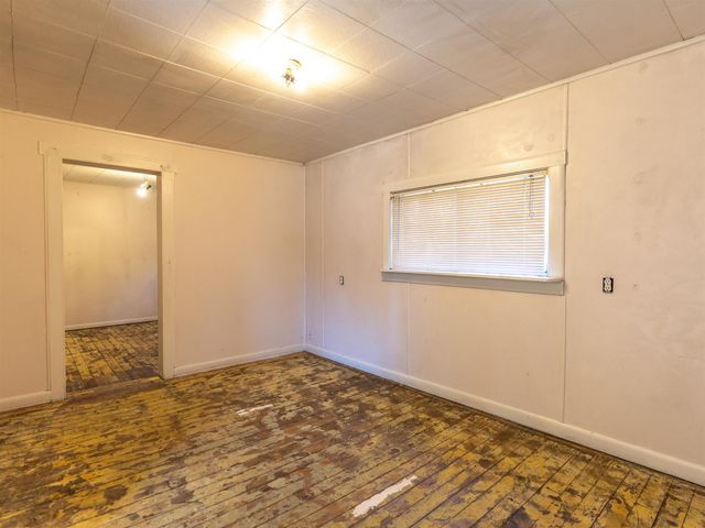 323 E D St, Deer Park, WA 99006