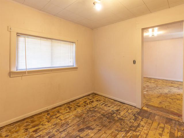 323 E D St, Deer Park, WA 99006