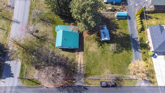 323 E D St, Deer Park, WA 99006