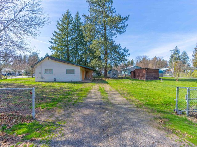 323 E D St, Deer Park, WA 99006