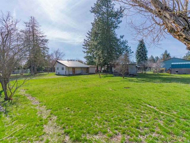 323 E D St, Deer Park, WA 99006