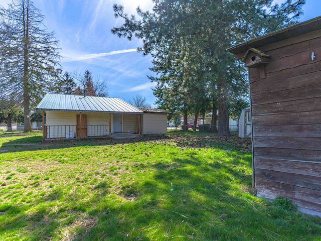 323 E D St, Deer Park, WA 99006