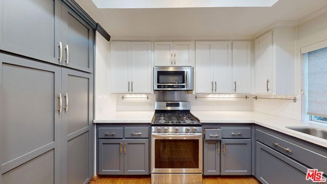 4339 Alhama Drive, Woodland Hills (los Angeles), CA 91364