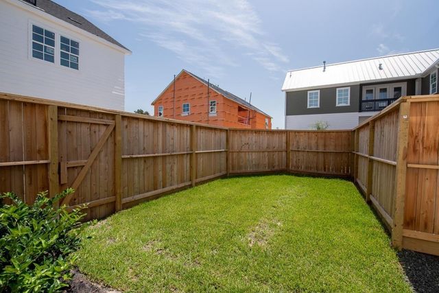5302 S Capitol, Houston, TX 77023