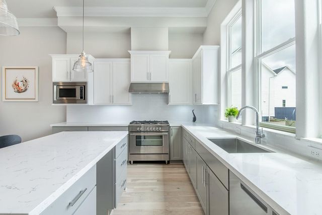 5302 S Capitol, Houston, TX 77023