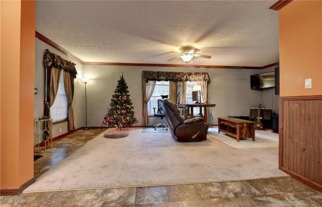 6454 Mears Drive NW, Dover, OH 44622