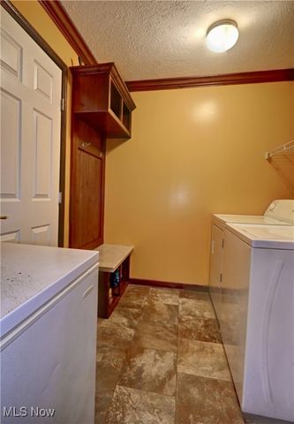 6454 Mears Drive NW, Dover, OH 44622