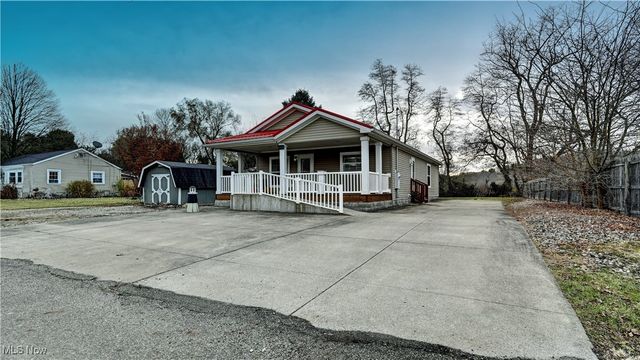 6454 Mears Drive NW, Dover, OH 44622