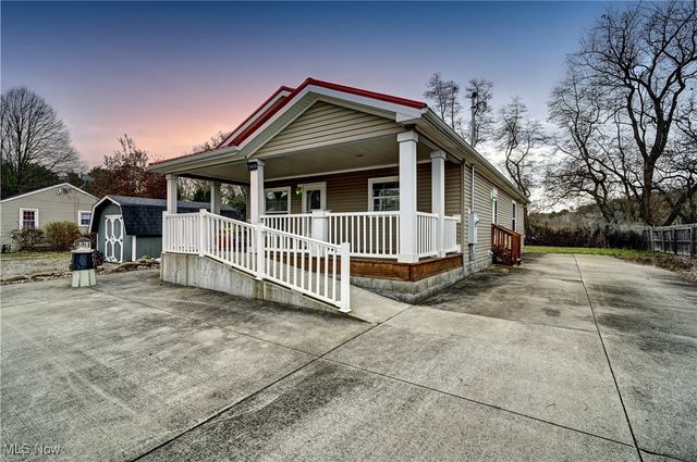 6454 Mears Drive NW, Dover, OH 44622