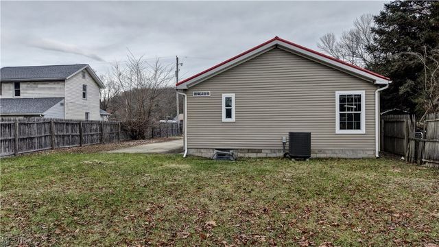 6454 Mears Drive NW, Dover, OH 44622