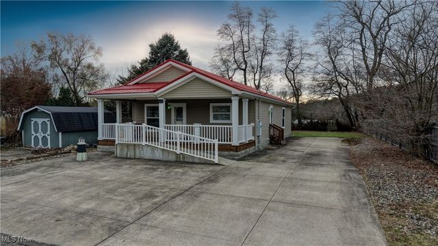 6454 Mears Drive NW, Dover, OH 44622