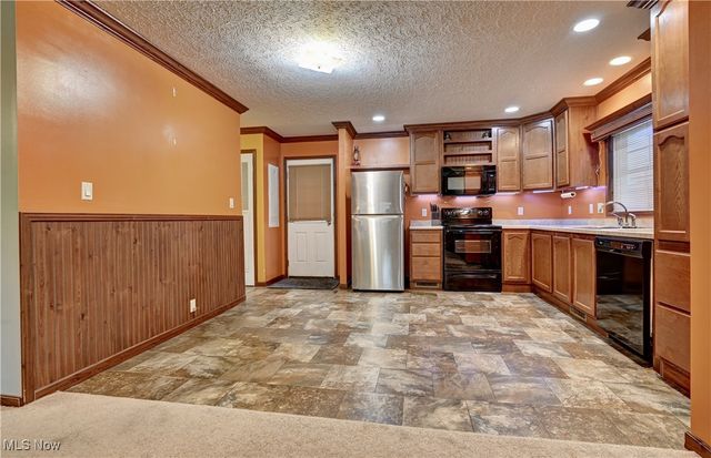 6454 Mears Drive NW, Dover, OH 44622