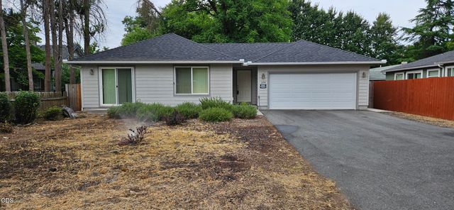 1296 Fruitdale Drive, Grants Pass, OR 97527