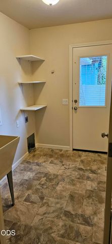 1296 Fruitdale Drive, Grants Pass, OR 97527