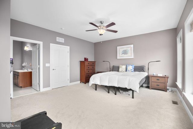 568 MARINA LANDING LN, Woodbridge, VA 22191