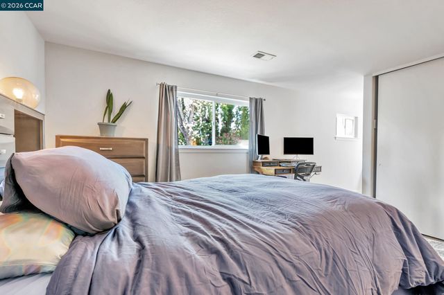 1219 Saint Elizabeth Ct, Concord, CA 94518