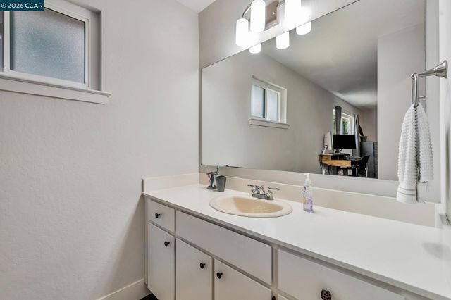 1219 Saint Elizabeth Ct, Concord, CA 94518