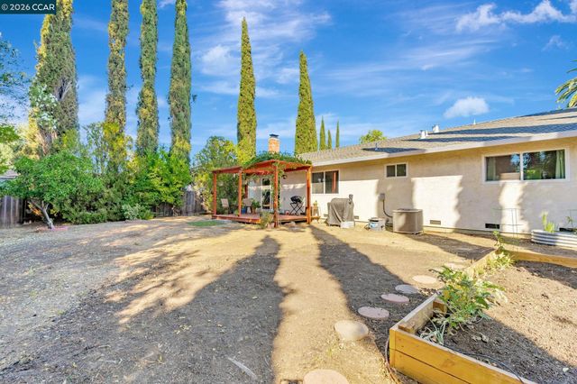 1219 Saint Elizabeth Ct, Concord, CA 94518