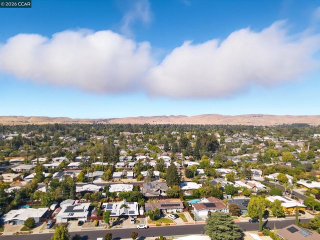1219 Saint Elizabeth Ct, Concord, CA 94518