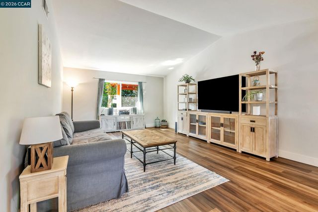 1219 Saint Elizabeth Ct, Concord, CA 94518