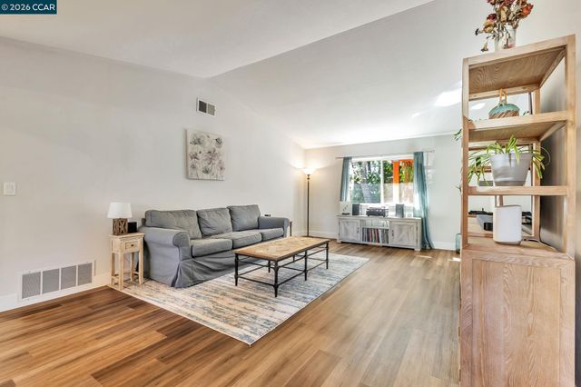 1219 Saint Elizabeth Ct, Concord, CA 94518