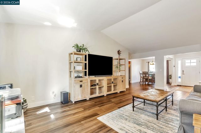 1219 Saint Elizabeth Ct, Concord, CA 94518