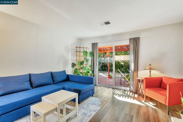 1219 Saint Elizabeth Ct, Concord, CA 94518